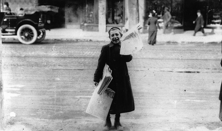 Newsboy in 1905
